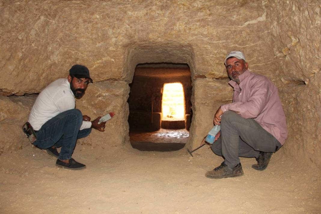 Kaçak kazı yaparken öyle bir şeye denk geldiler ki az kalsın çarpılıyorlardı! Yetkililer, iş üstündeyken yakaladı 6